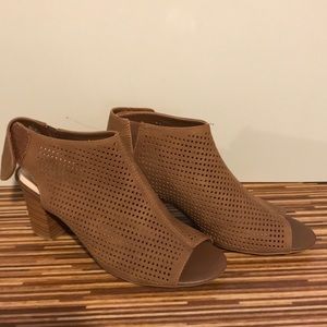 Women’s shoes